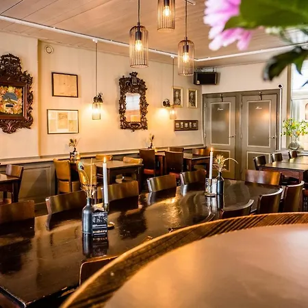 Restaurant De Keurvorst מלון 3*